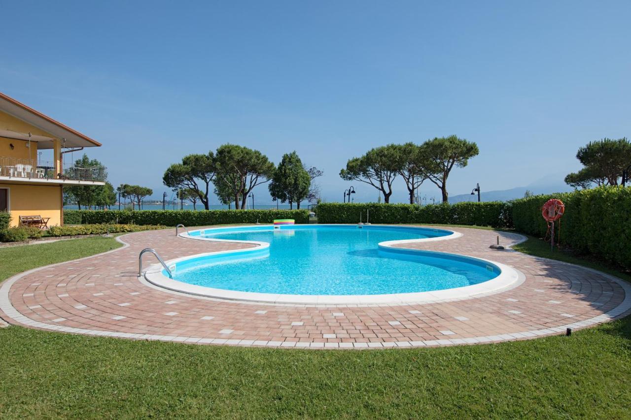 I Mosaici Apartments By Wonderful Italy Sirmione Eksteriør bilde